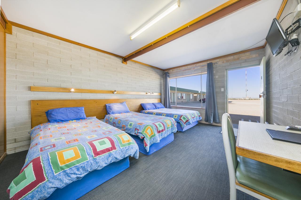 Hotel Nullarbor Roadhouse Esterno foto