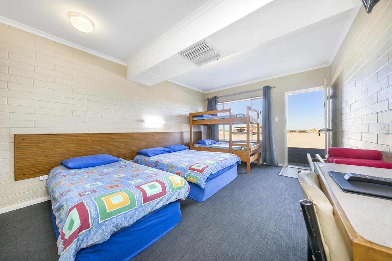 Hotel Nullarbor Roadhouse Esterno foto